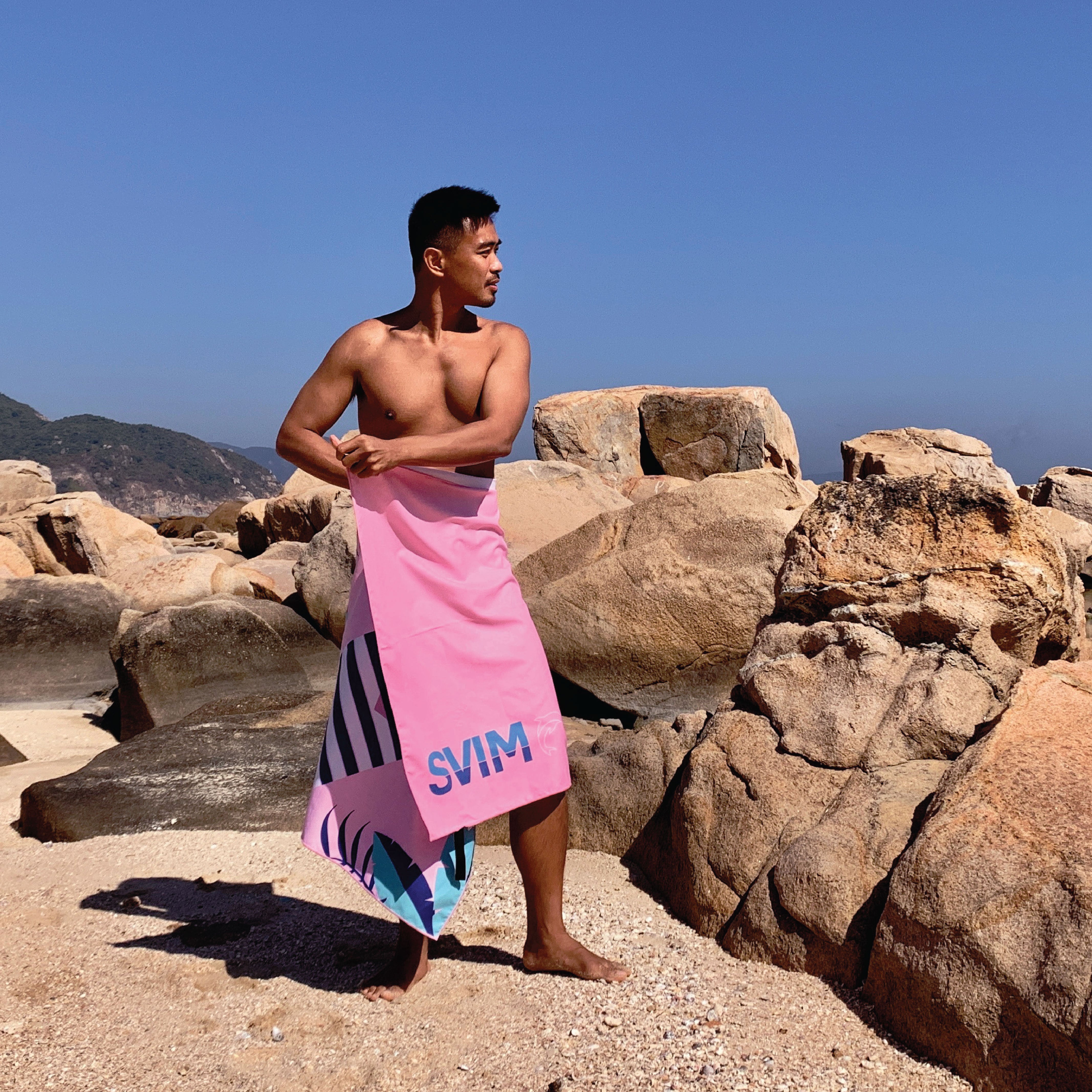 Sustainable Sand proof beach towel from SVIM